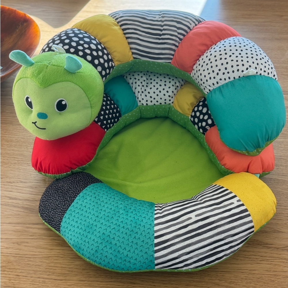 Infantino Prop-a-pillar Tummy time and seated support for baby